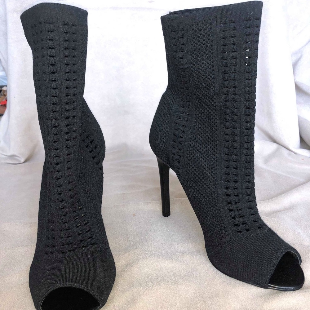 CHARLES BY CHARLES DAVID Women's Open Toe Bootie